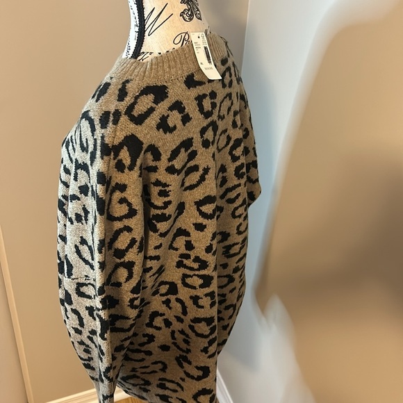 Reitman’s chetah print - Picture 10 of 14